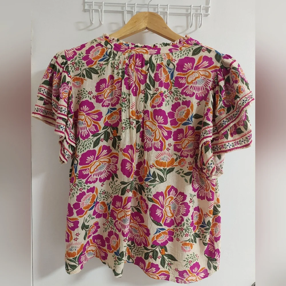 Nicole Miller Cream Floral V-Neck Flutter Sleeve Top with Pink & Orange Blooms - Picture 2 of 4